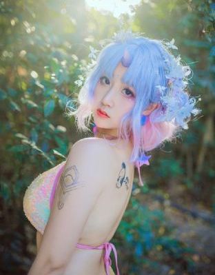 欧美美女走秀慢镜头_1080在线播放